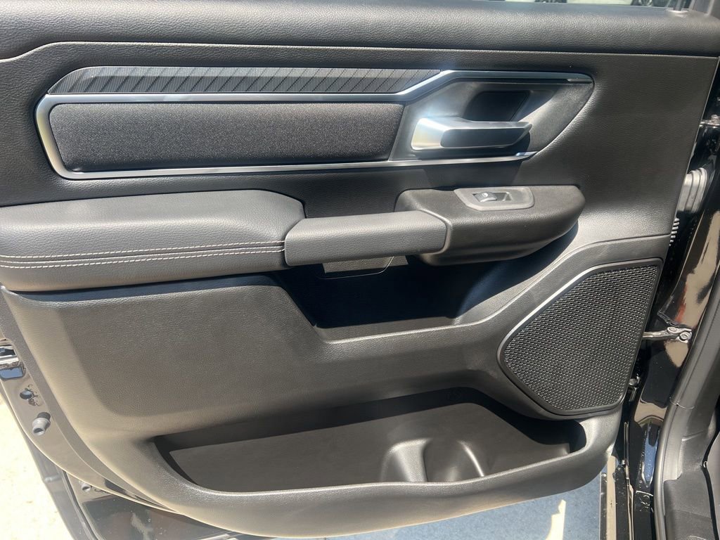 New 2026 RAM 1500 4x4 Crew Cab image 15