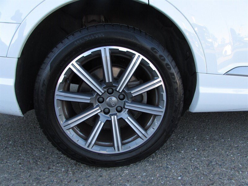 Used 2017 Audi Q7 3.0T Premium Plus AWD/4WD image 25