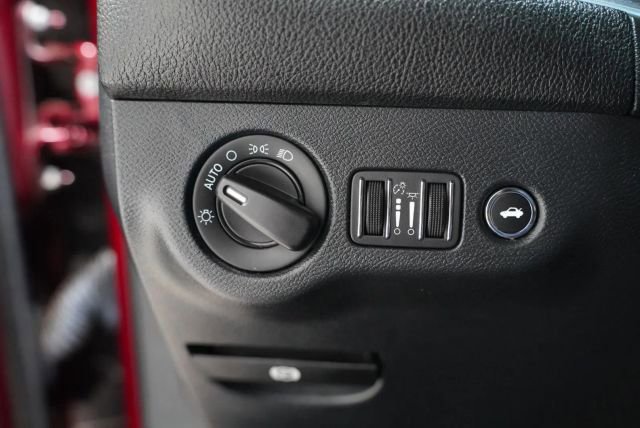 Used 2017 Dodge Challenger SRT Hellcat RWD image 18