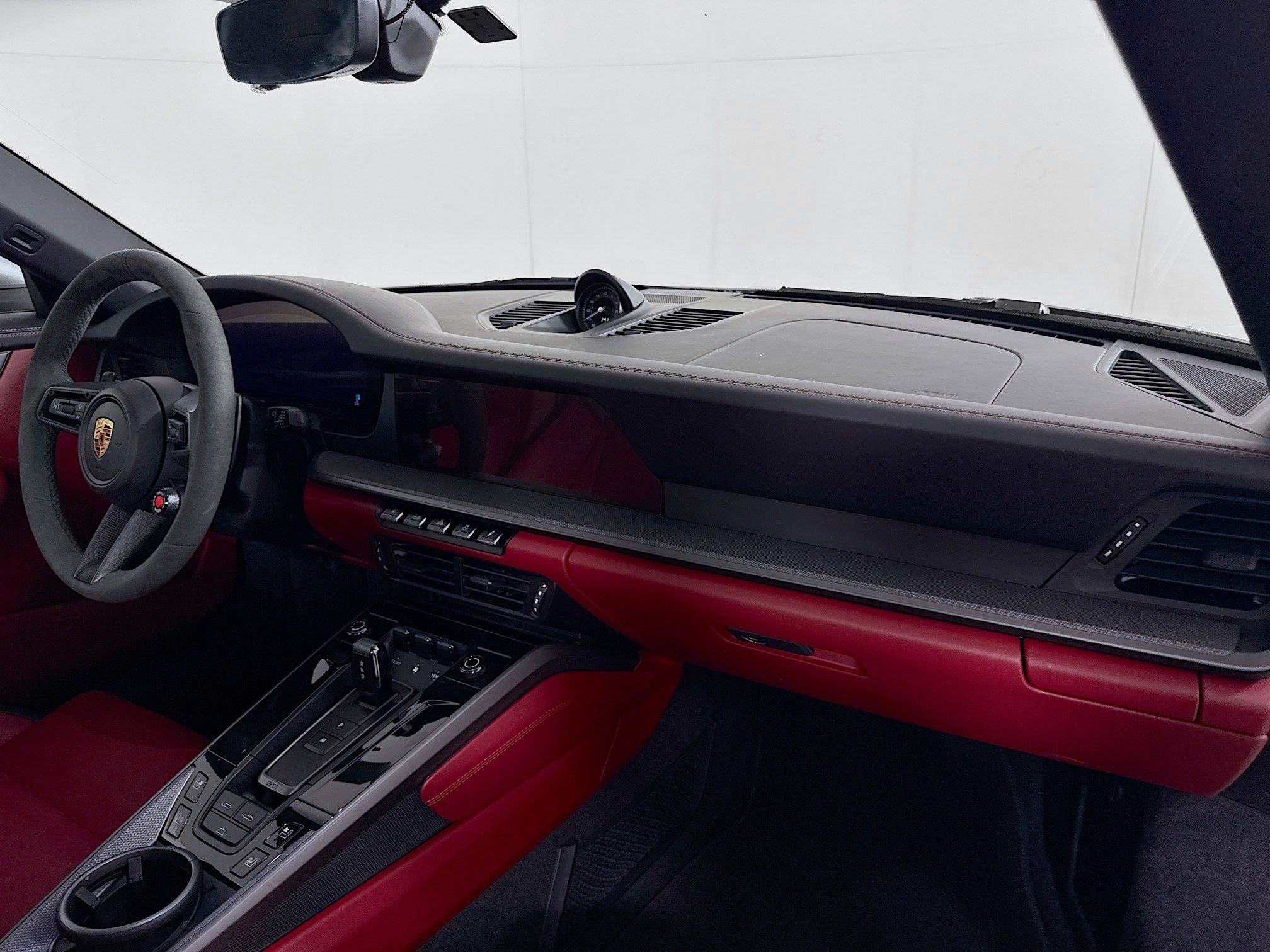 Certified 2025 Porsche 911 Carrera RWD image 26