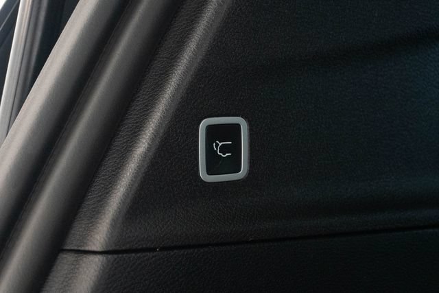 Used 2020 Chrysler Pacifica Touring w/ S Appearance Package FWD image 13