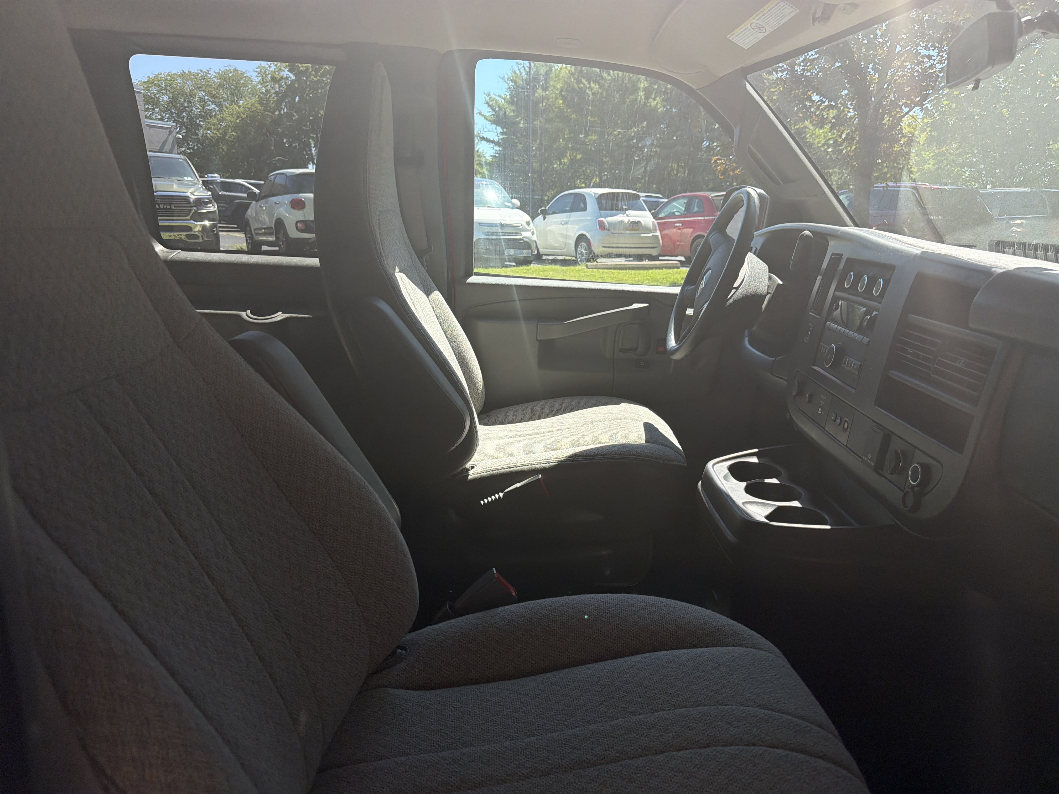 Used 2022 Chevrolet Express 3500 LS RWD image 12