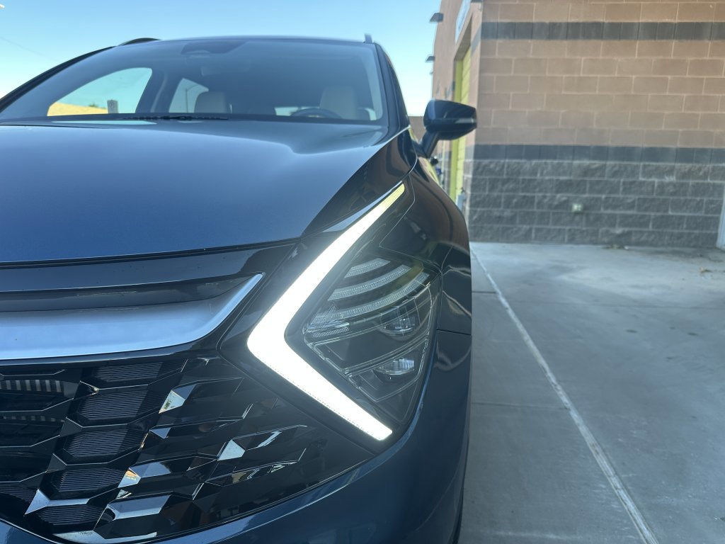 Used 2025 Kia Sportage EX image 9