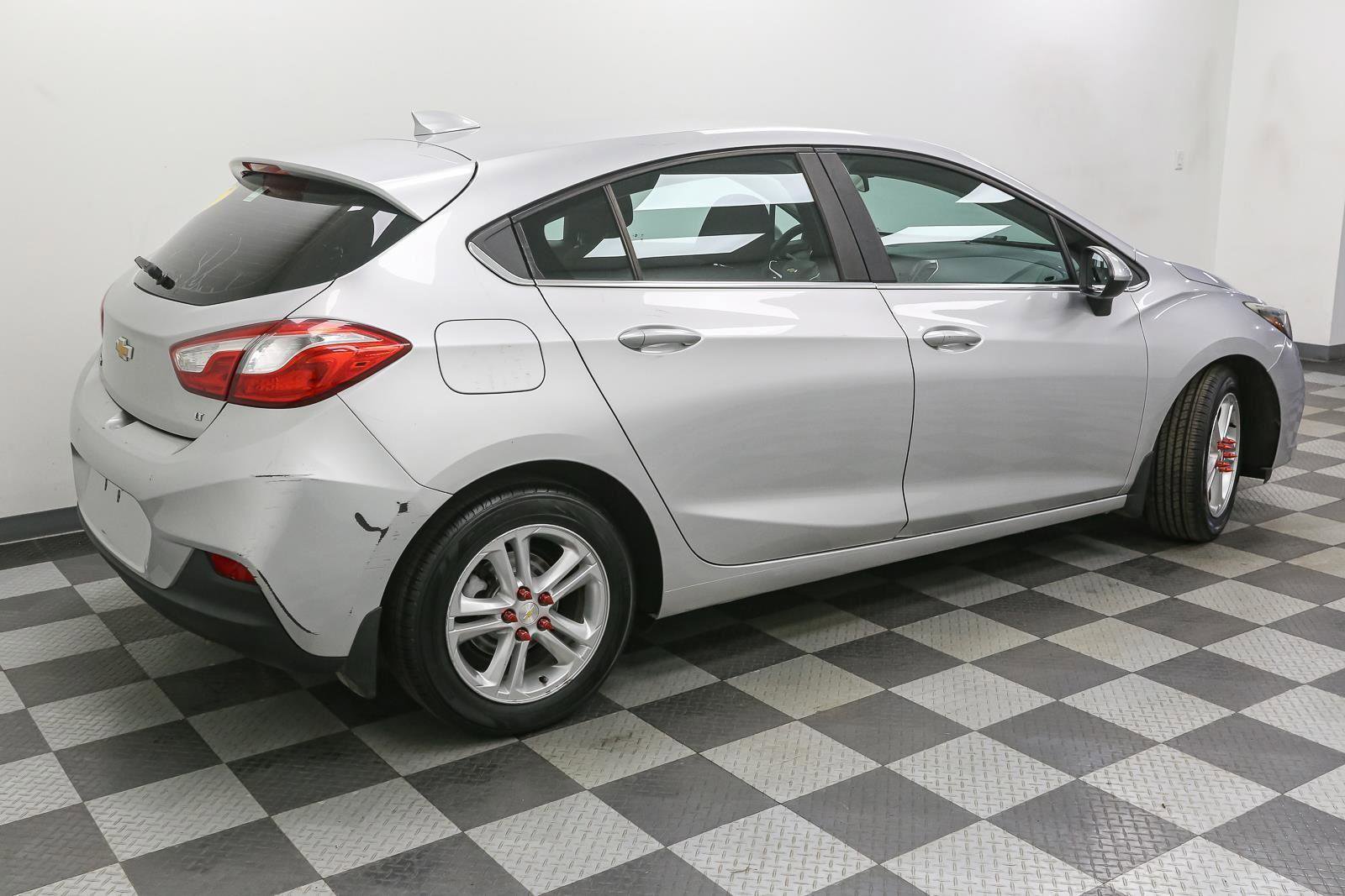 Used 2017 Chevrolet Cruze LT FWD image 8