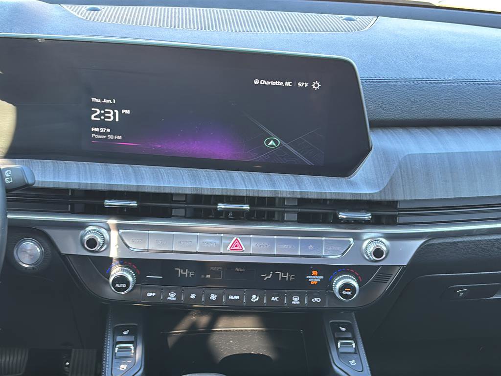 Used 2024 Kia Telluride EX w/ EX Captain's Chair Package image 24