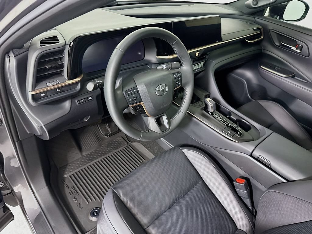 Used 2023 Toyota Crown AWD/4WD image 9