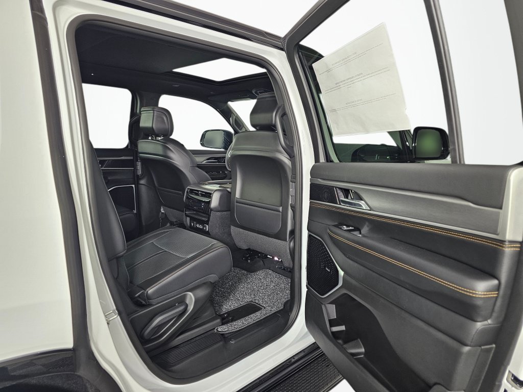 New 2026 Jeep Grand Wagoneer 4WD image 38