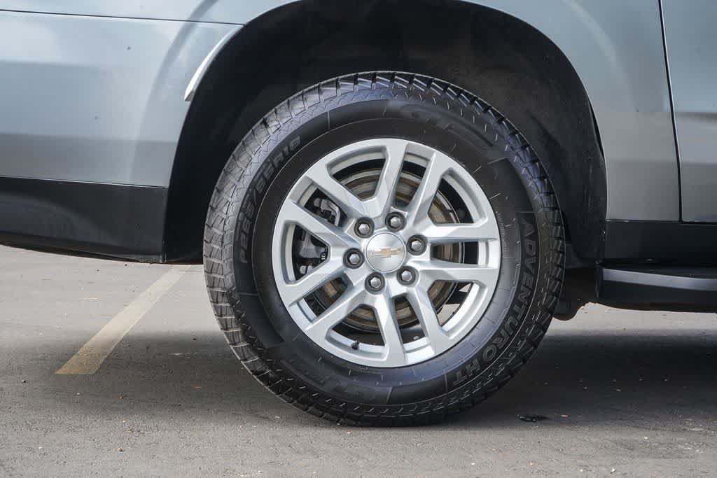 Used 2024 Chevrolet Suburban LT AWD/4WD image 8