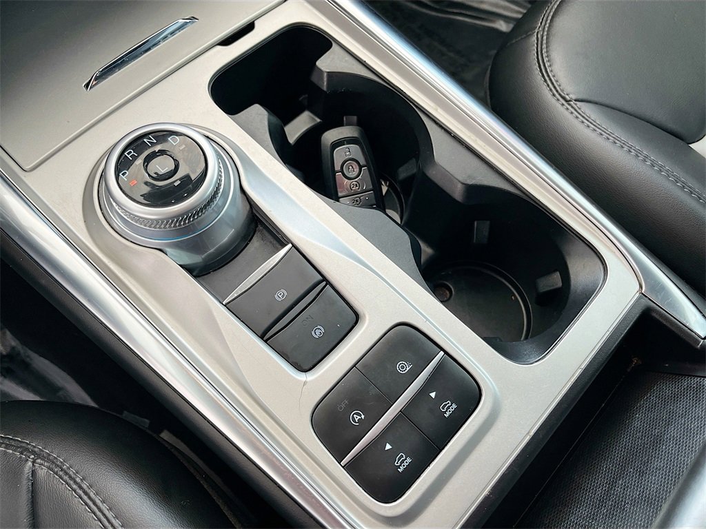 Used 2023 Ford Explorer XLT w/ Equipment Group 202A image 16