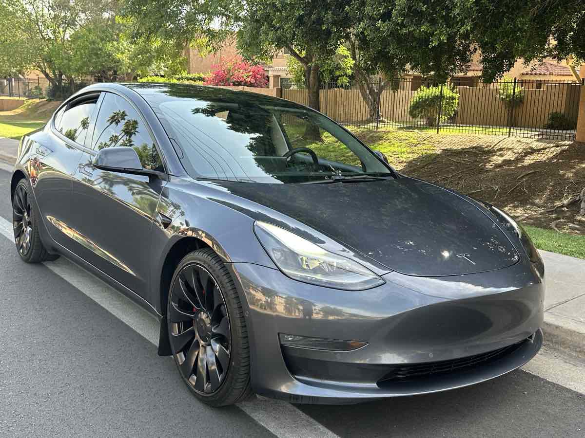 Used 2022 Tesla Model 3 Performance image 2