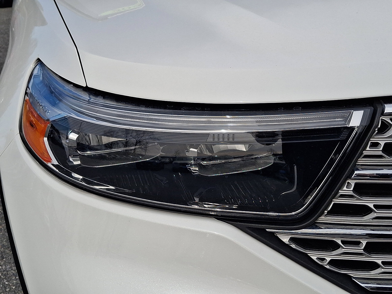 Certified 2022 Ford Explorer Limited w/ Limited Technology Package image 9