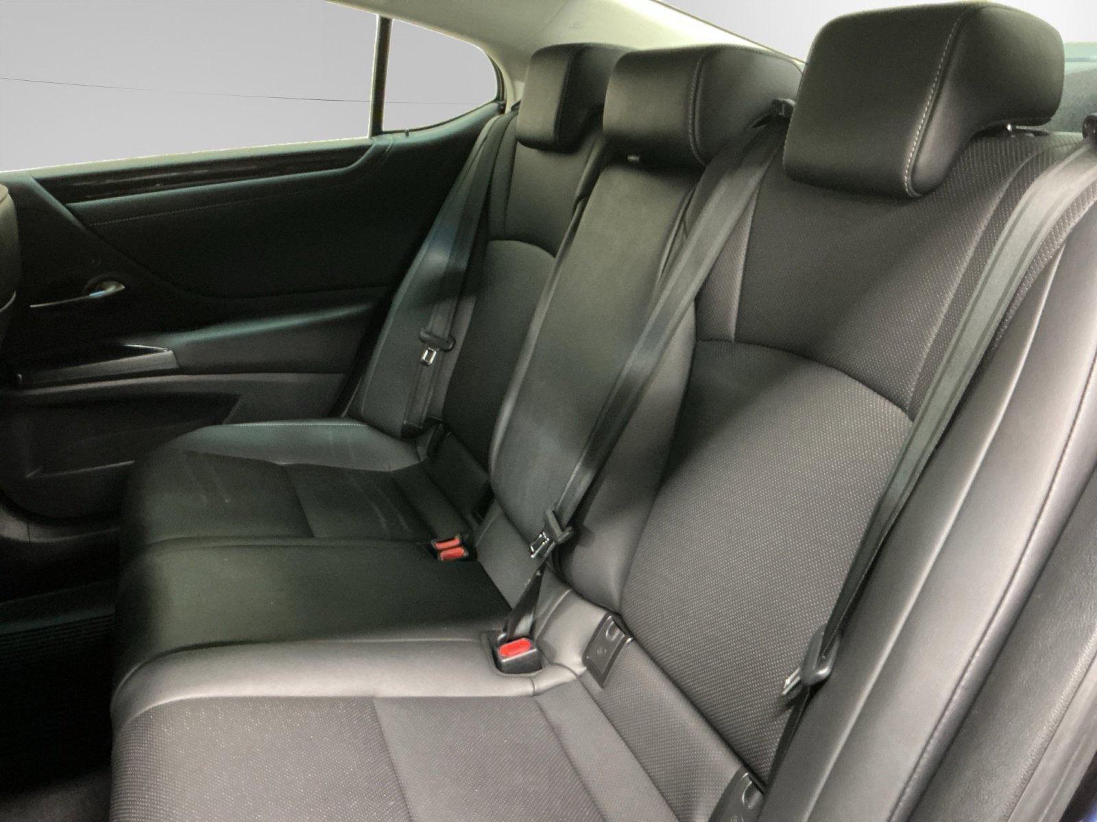 Used 2020 Lexus ES 300h w/ Premium Package FWD image 13