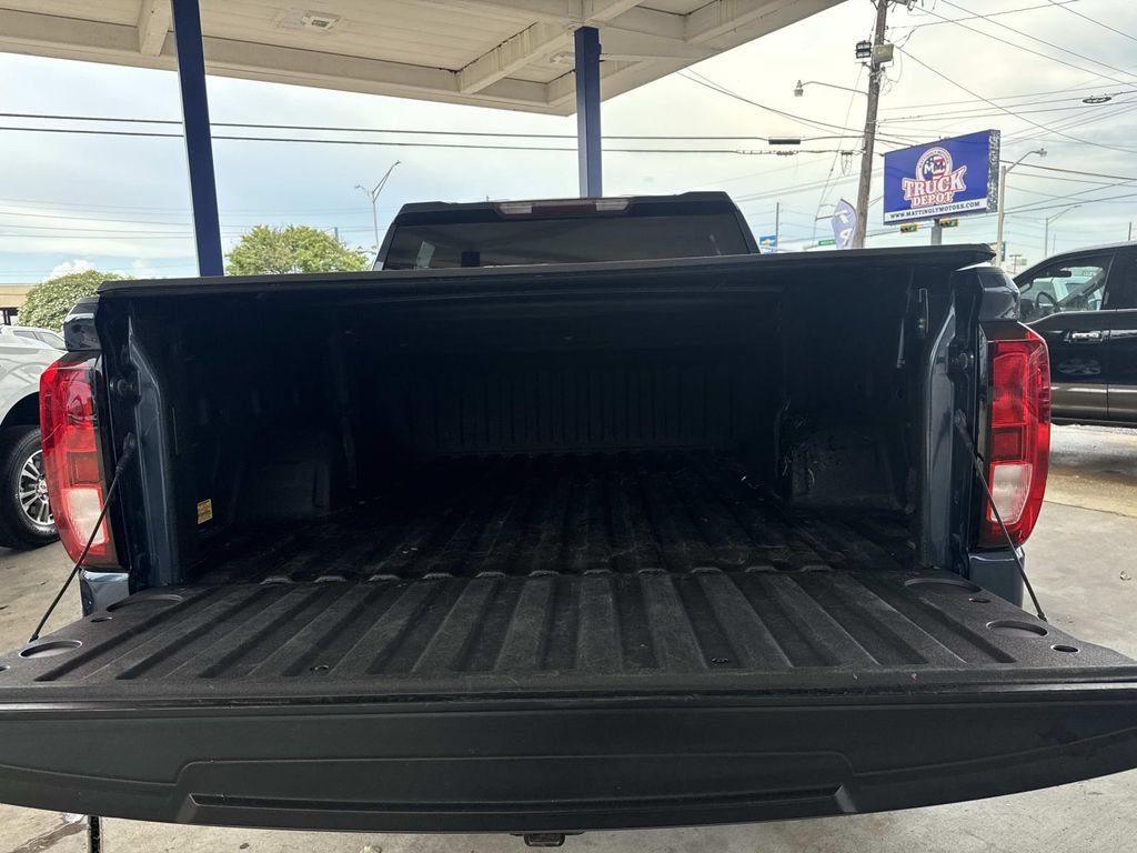 Used 2020 GMC Sierra 1500 2WD Crew Cab w/ Sierra Value Package image 9