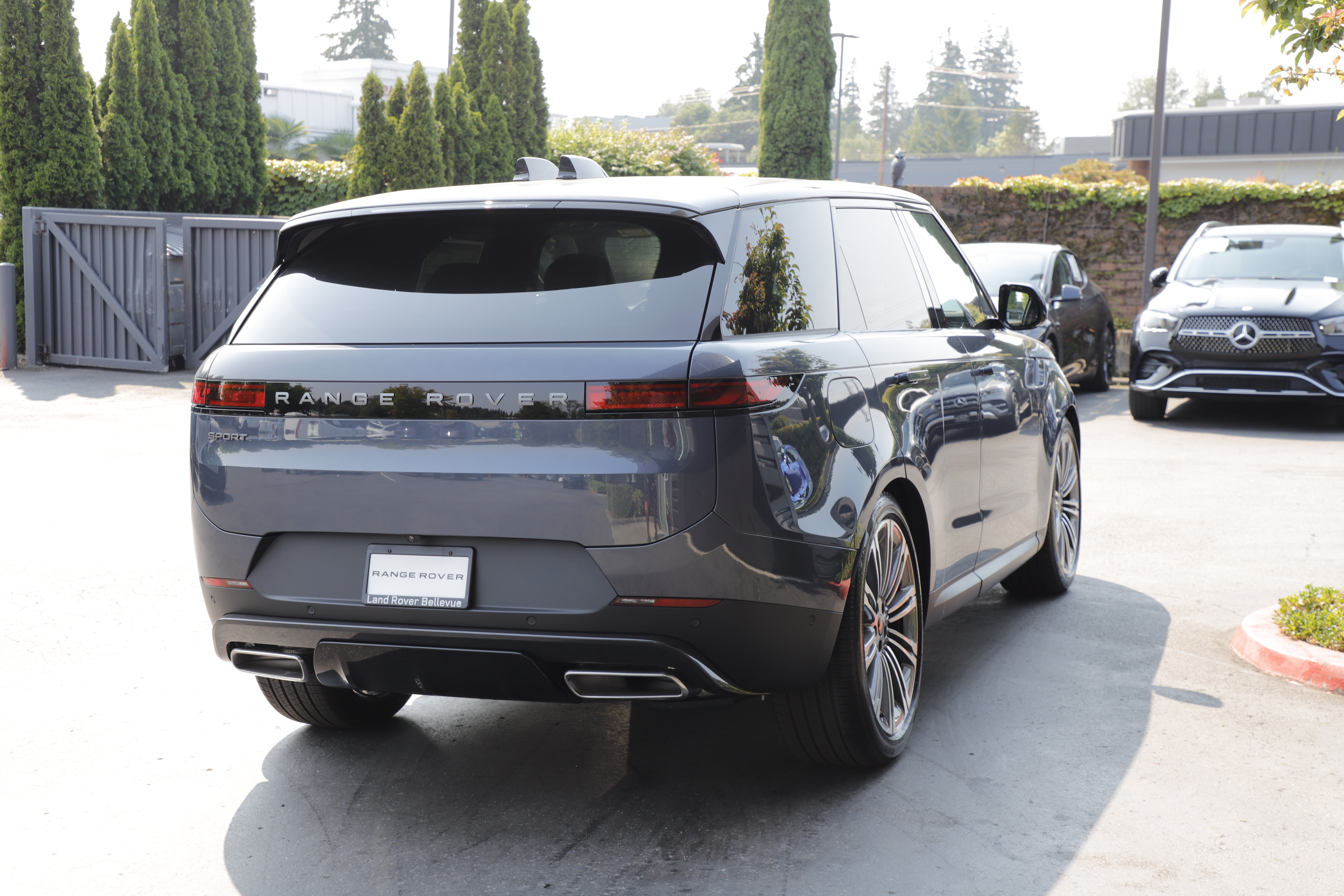 New 2026 Land Rover Range Rover Sport SE AWD/4WD image 10