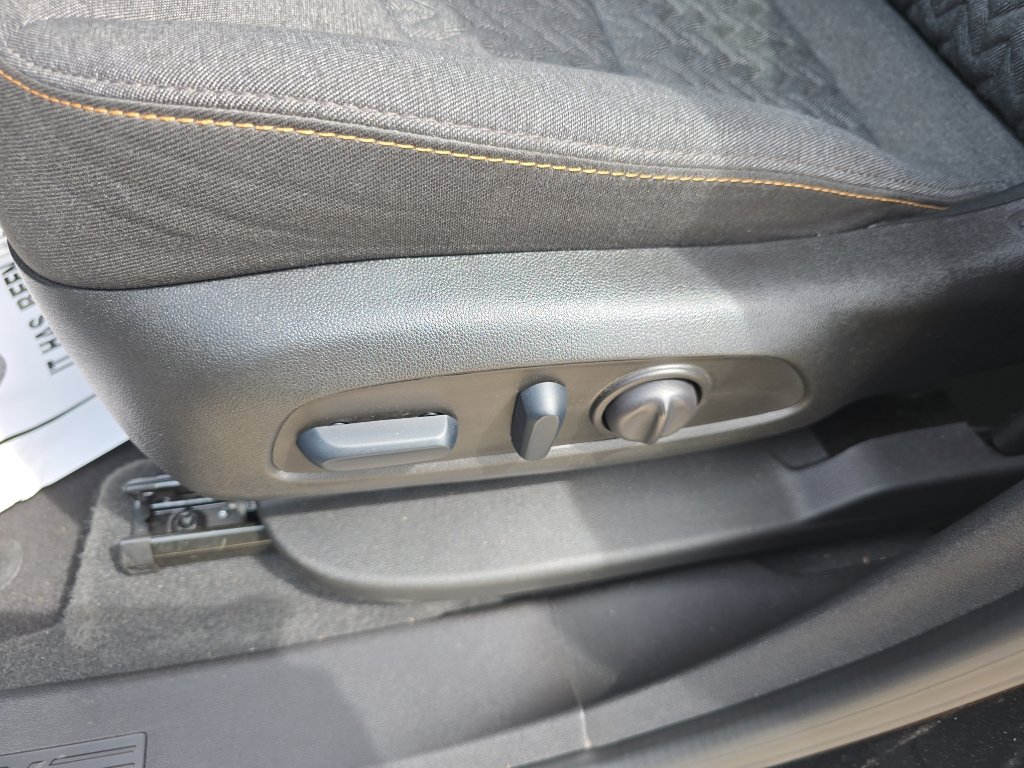 Used 2024 Chevrolet Equinox LT FWD image 19