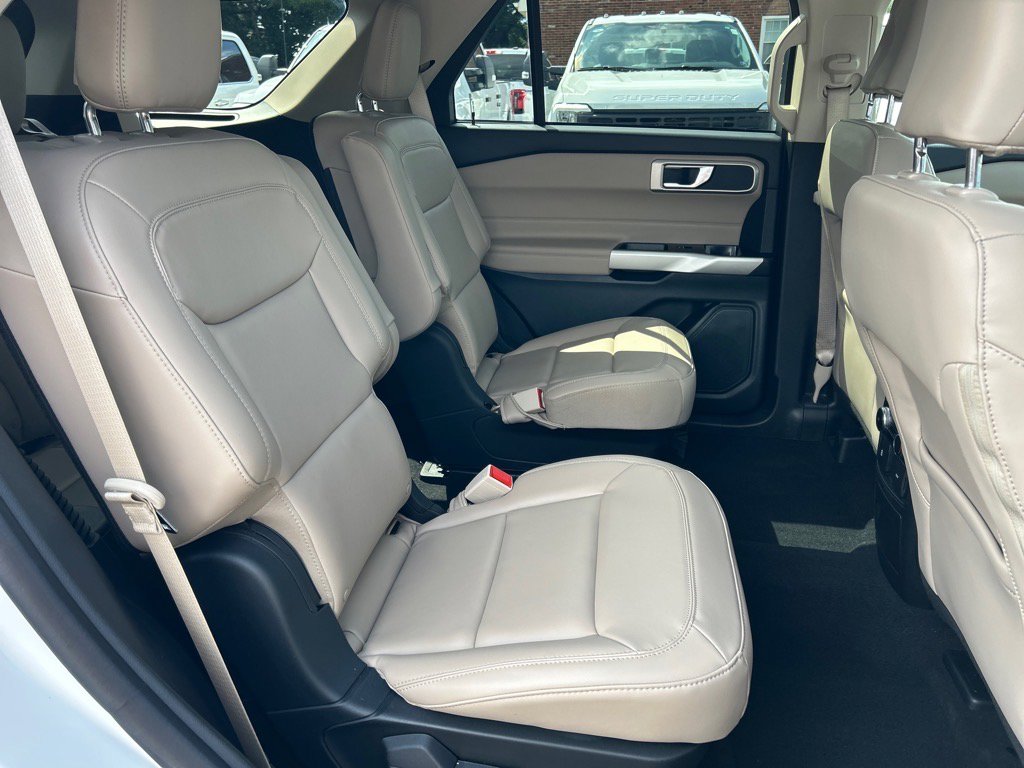 Used 2023 Ford Explorer XLT w/ Equipment Group 202A image 22