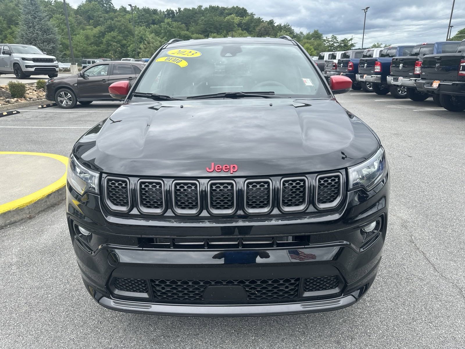 Used 2023 Jeep Compass Limited AWD/4WD image 3