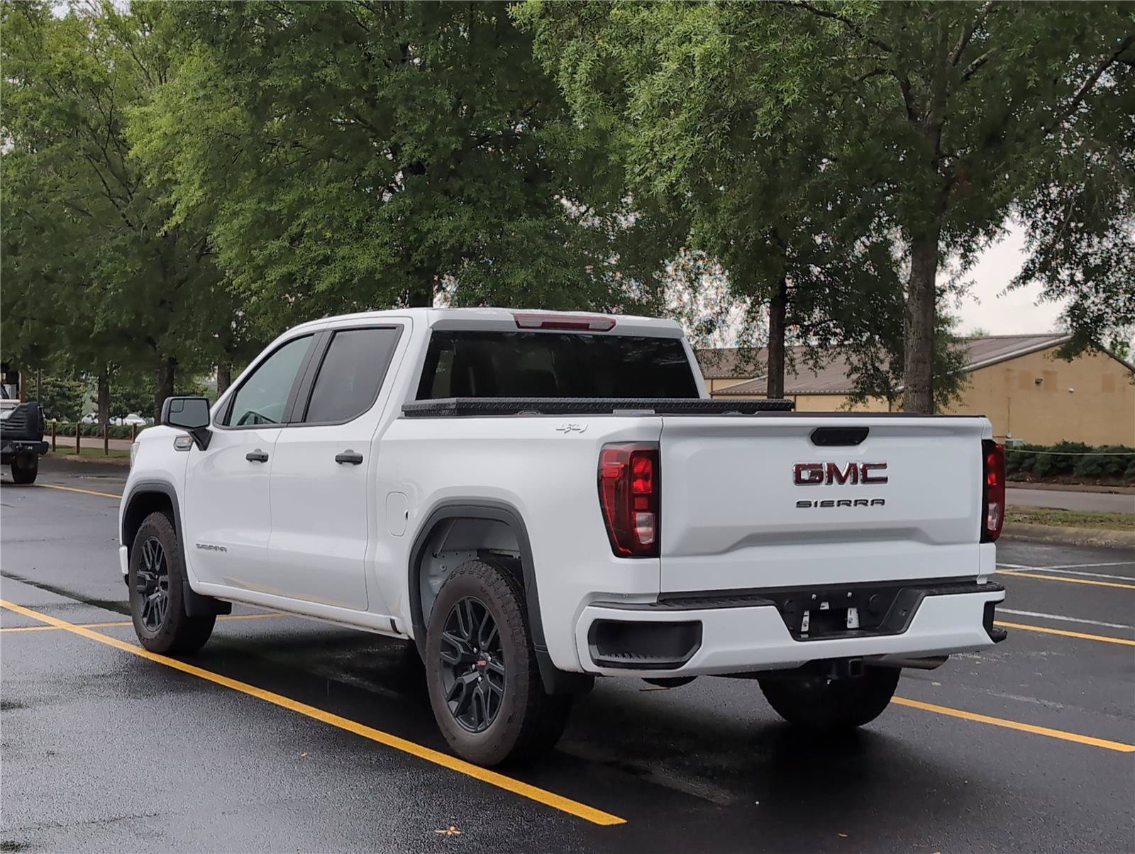 Used 2025 GMC Sierra 1500 Pro w/ Graphite Edition AWD/4WD image 3