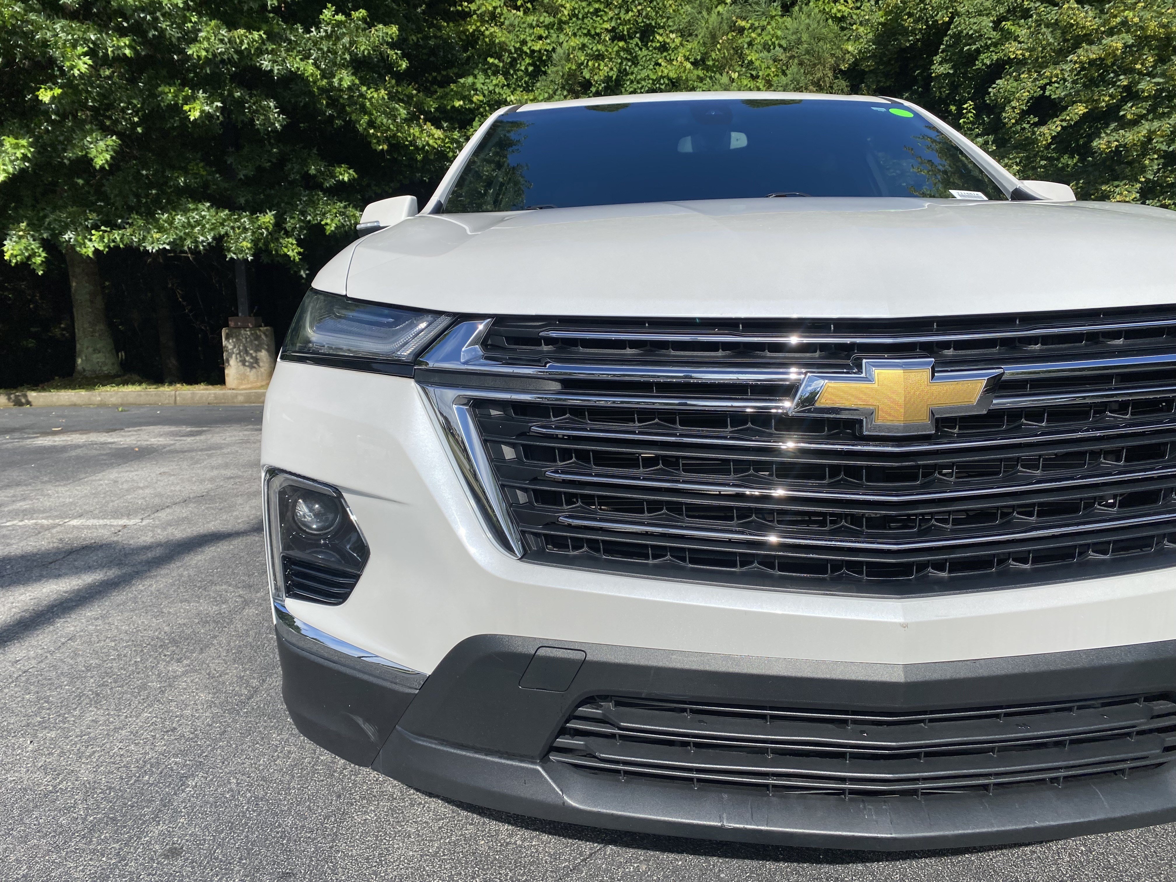 Used 2023 Chevrolet Traverse LT FWD image 14