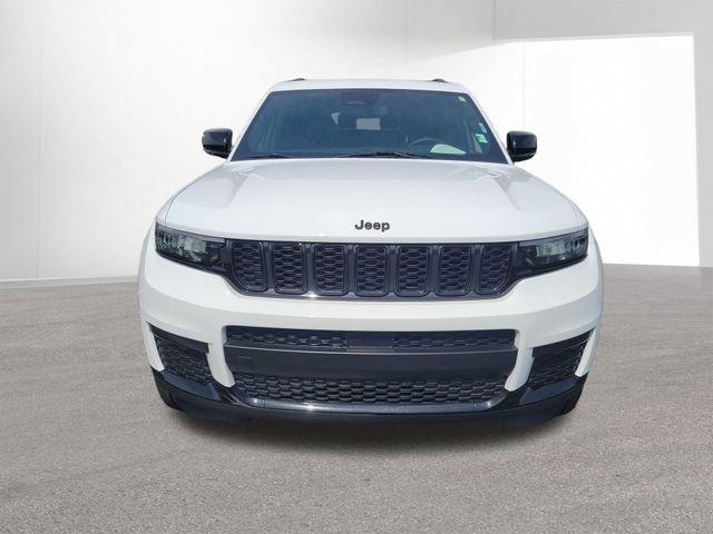 Used 2023 Jeep Grand Cherokee L Laredo AWD/4WD image 17
