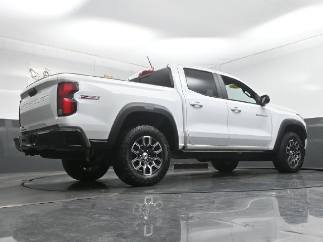 Used 2024 Chevrolet Colorado Z71 w/ Z71 Convenience Package 2 AWD/4WD image 37