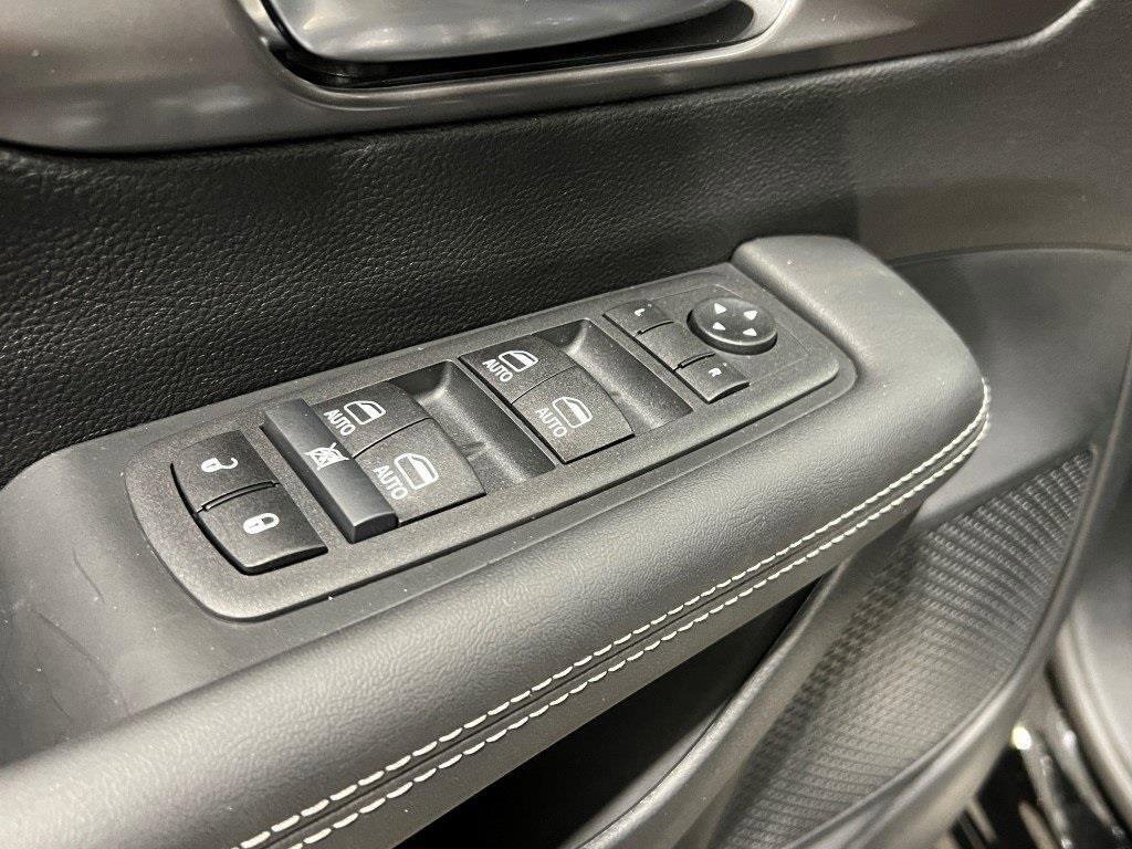 New 2026 Chrysler Voyager LX image 11