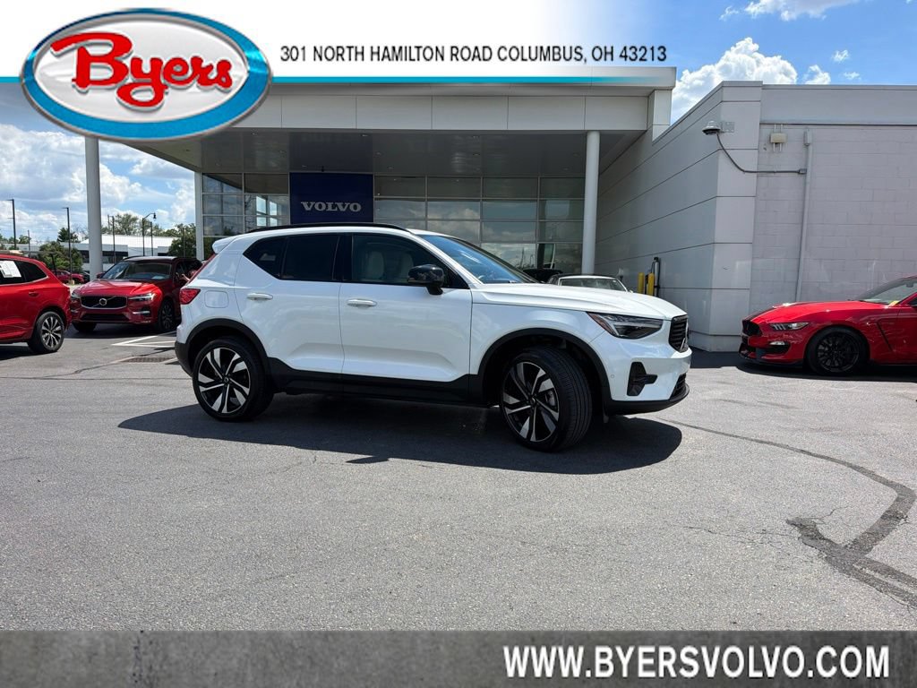 Used 2024 Volvo XC40 B5 Ultimate w/ Climate Package