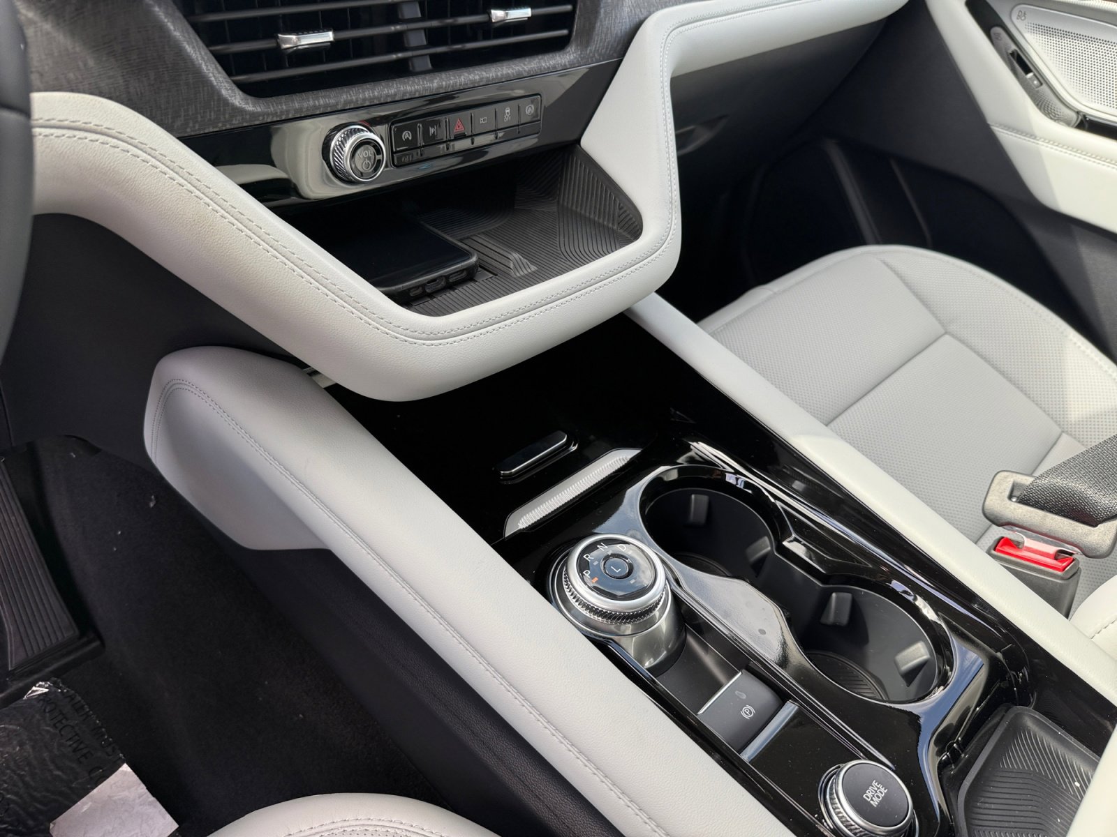 New 2025 Ford Explorer Platinum w/ Ultimate Package image 13