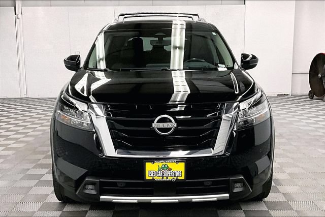 Used 2023 Nissan Pathfinder Platinum w/ Cargo Package AWD/4WD image 4