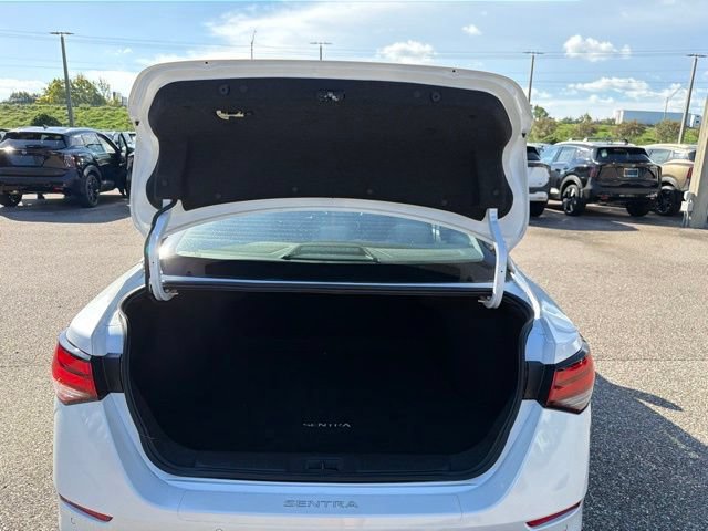Used 2023 Nissan Sentra SR w/ Midnight Edition Package FWD image 15