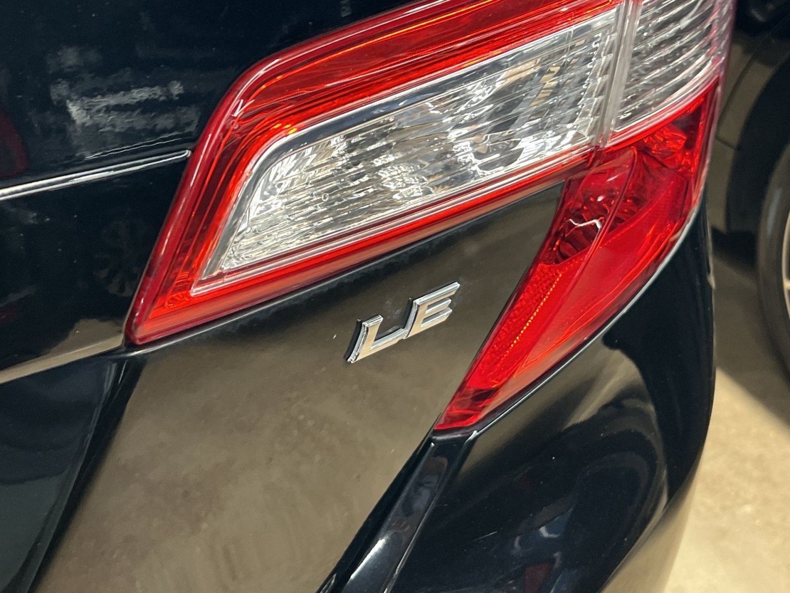 Used 2014 Toyota Camry LE w/ Moonroof Package FWD image 21