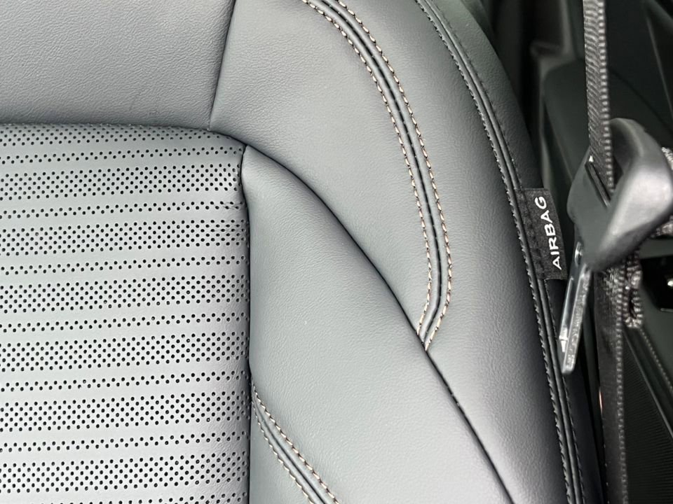 New 2026 Lincoln Nautilus Reserve w/ Jet Appearance Package AWD/4WD image 12