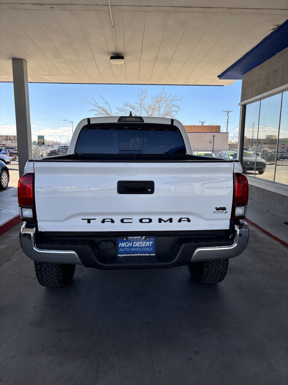 Used 2019 Toyota Tacoma TRD Off-Road w/ Technology Package AWD/4WD image 6