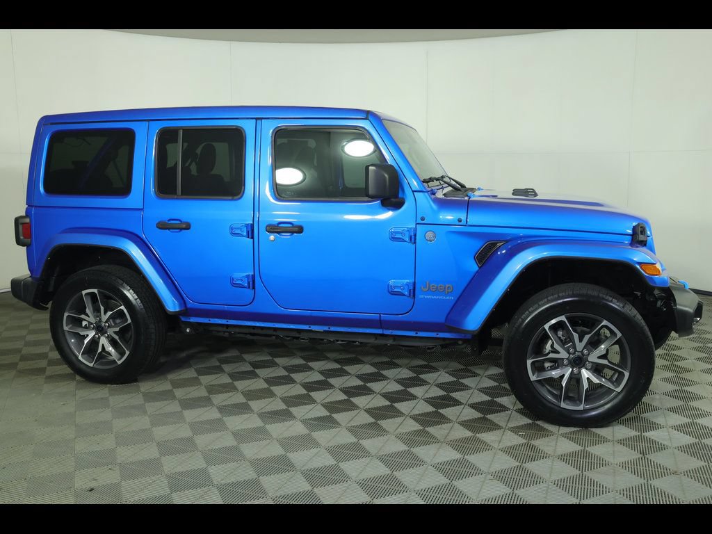 Certified 2024 Jeep Wrangler Unlimited w/ Convenience Group AWD/4WD image 14