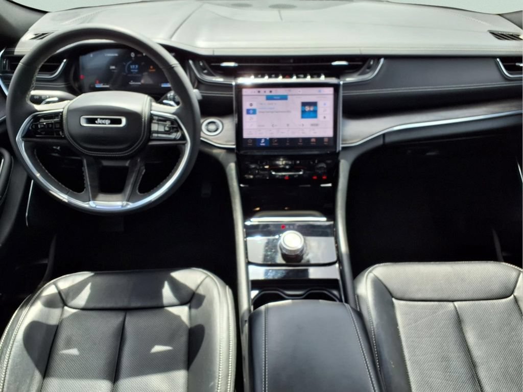 Used 2023 Jeep Grand Cherokee Overland RWD image 10