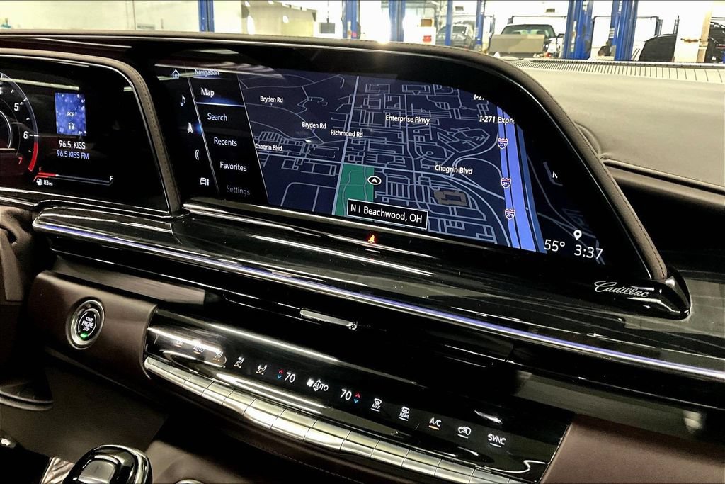 Certified 2023 Cadillac Escalade ESV V AWD/4WD image 15