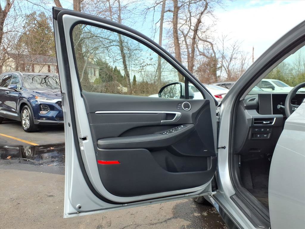 Certified 2024 Hyundai Sonata Limited FWD image 25