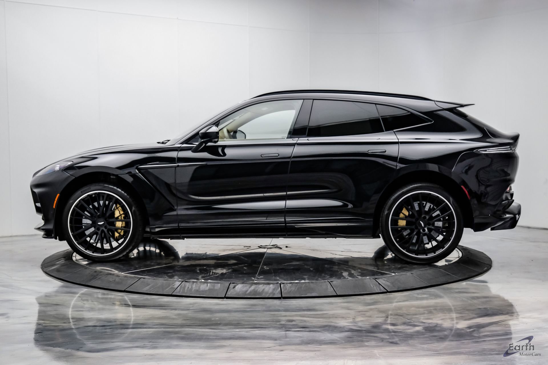 Used 2023 Aston Martin DBX 707 image 7