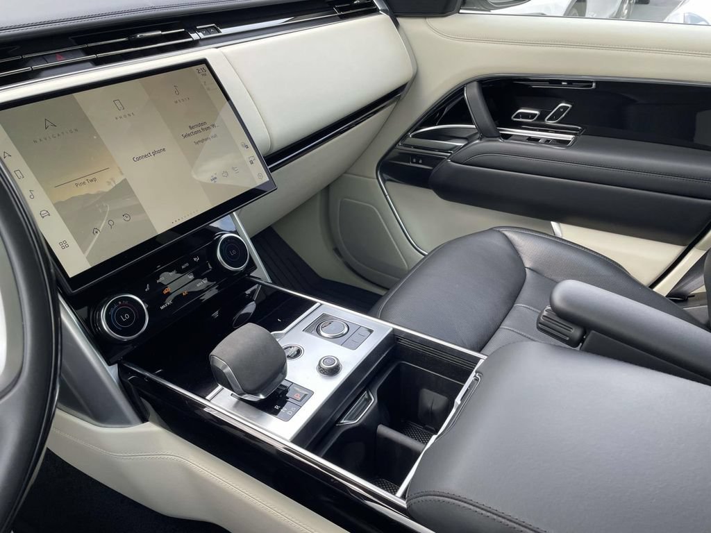 Certified 2023 Land Rover Range Rover SE AWD/4WD image 32