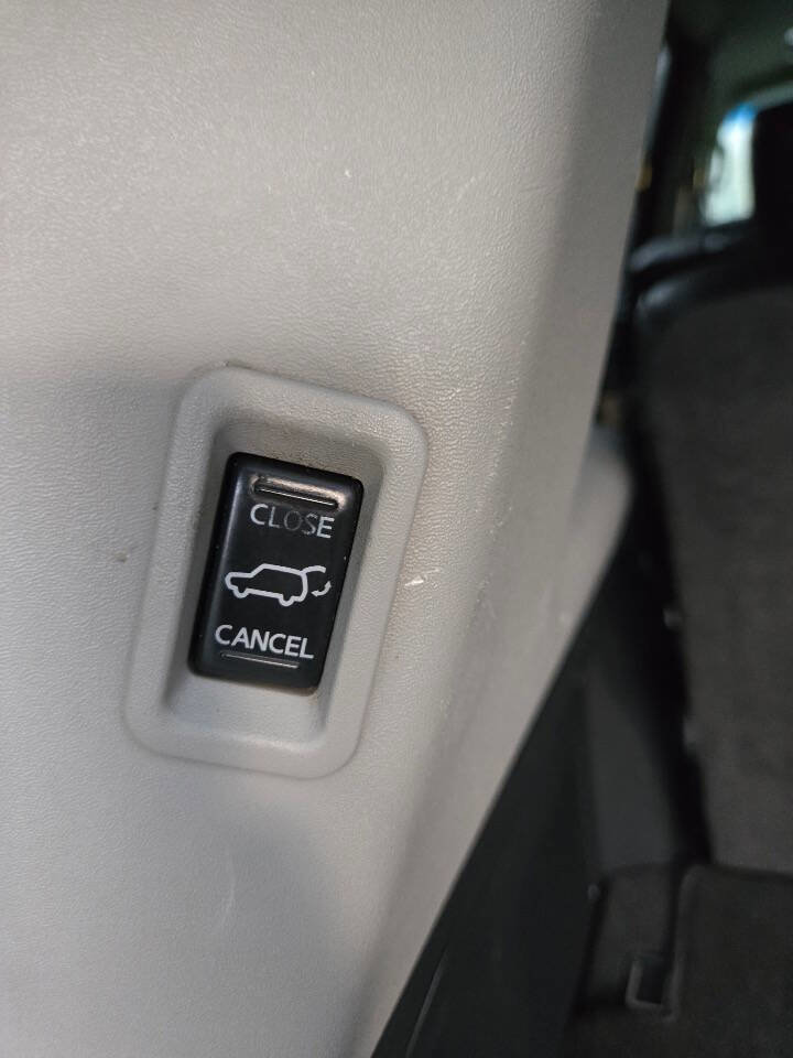 Used 2010 Nissan Armada Platinum image 40