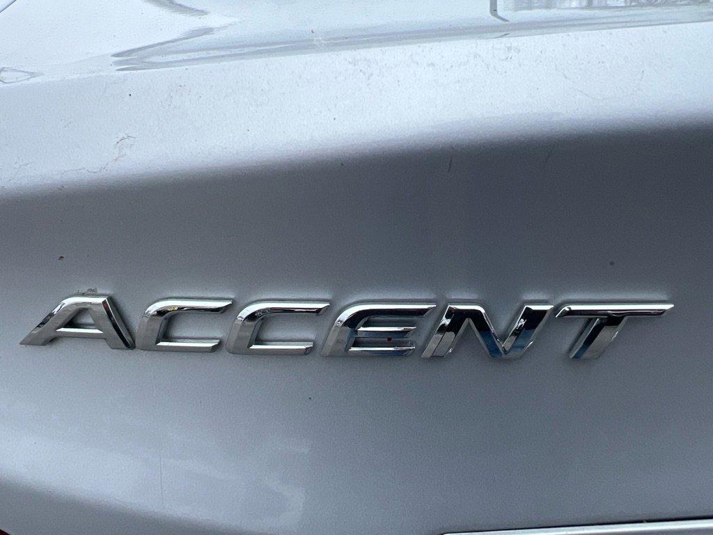 Used 2013 Hyundai Accent GLS image 32