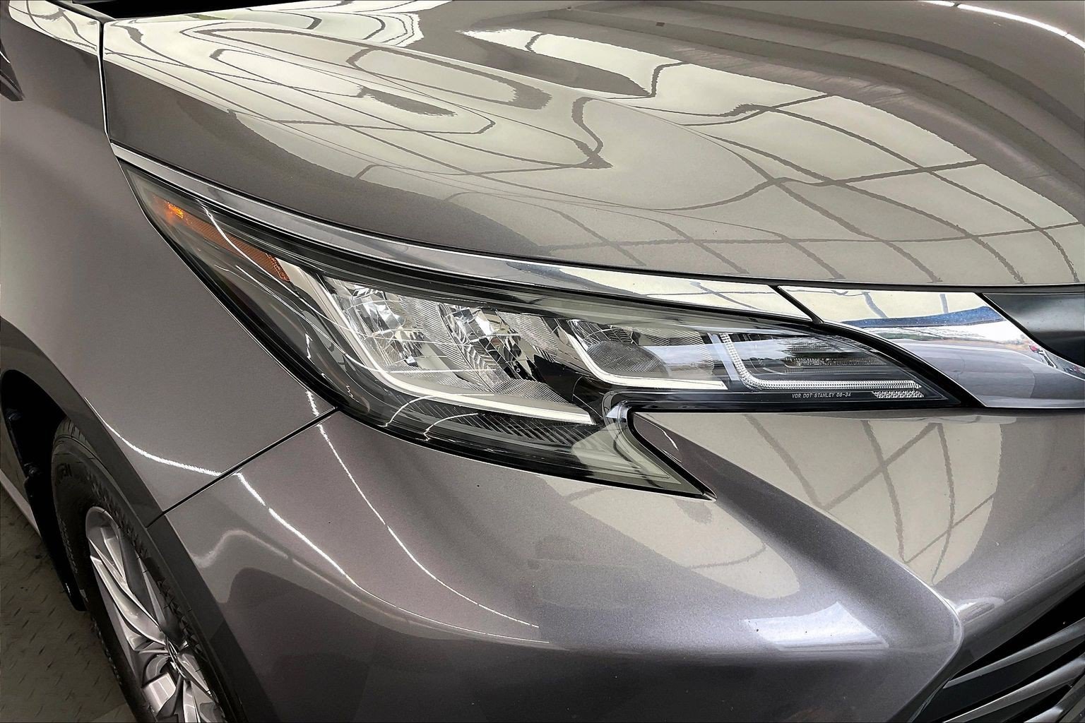 Used 2023 Toyota Sienna XLE FWD image 29
