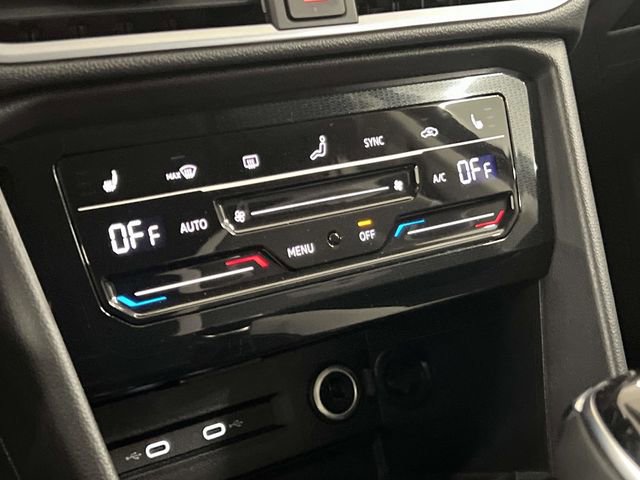 New 2026 Volkswagen Taos SE FWD image 21