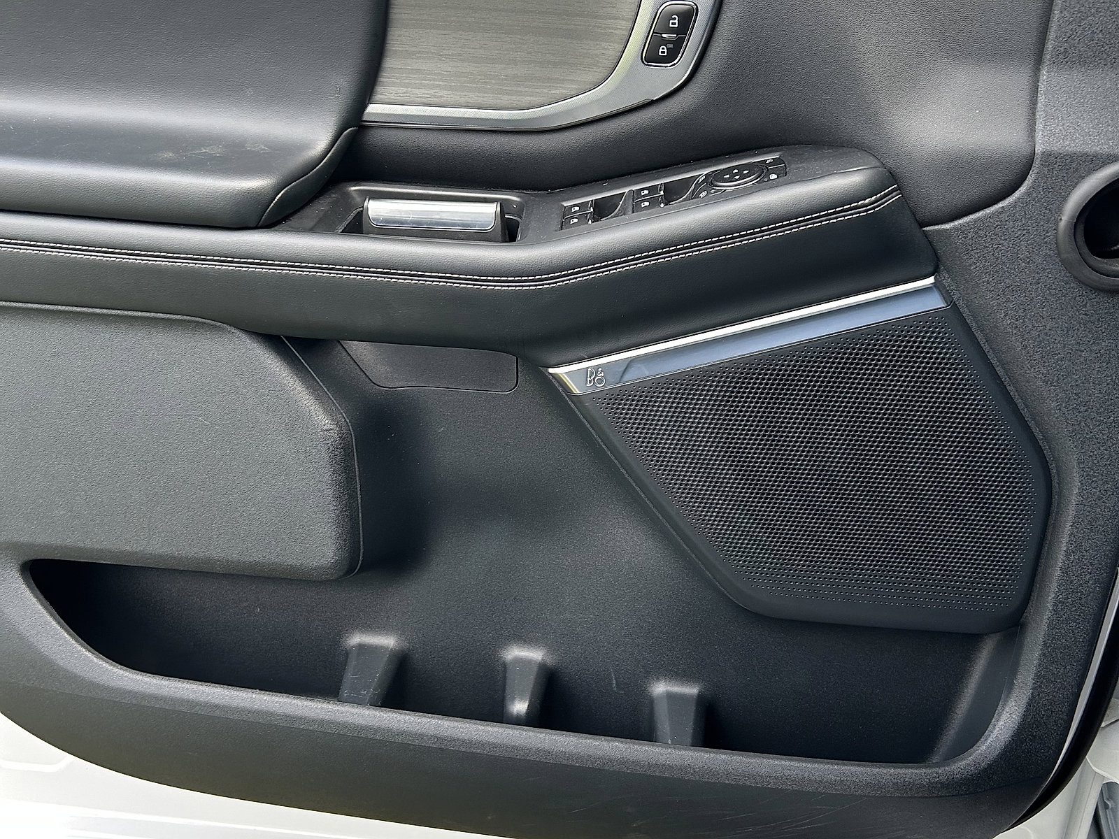 Used 2025 Ford Expedition Platinum image 15