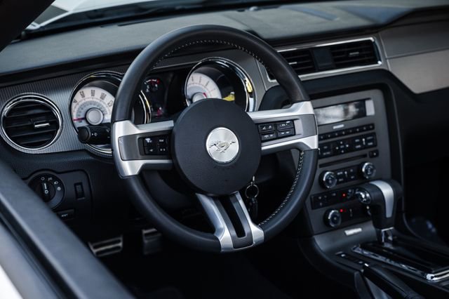 Used 2010 Ford Mustang GT Premium image 6