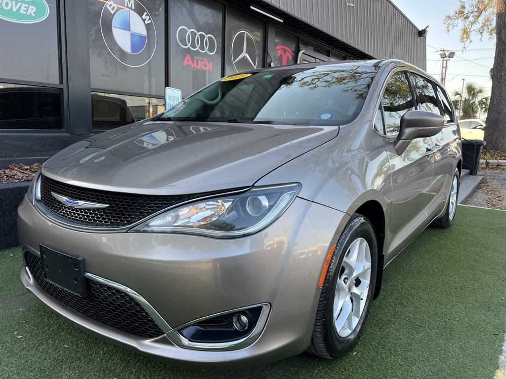 Used 2018 Chrysler Pacifica Touring Plus w/ Tire & Wheel Group