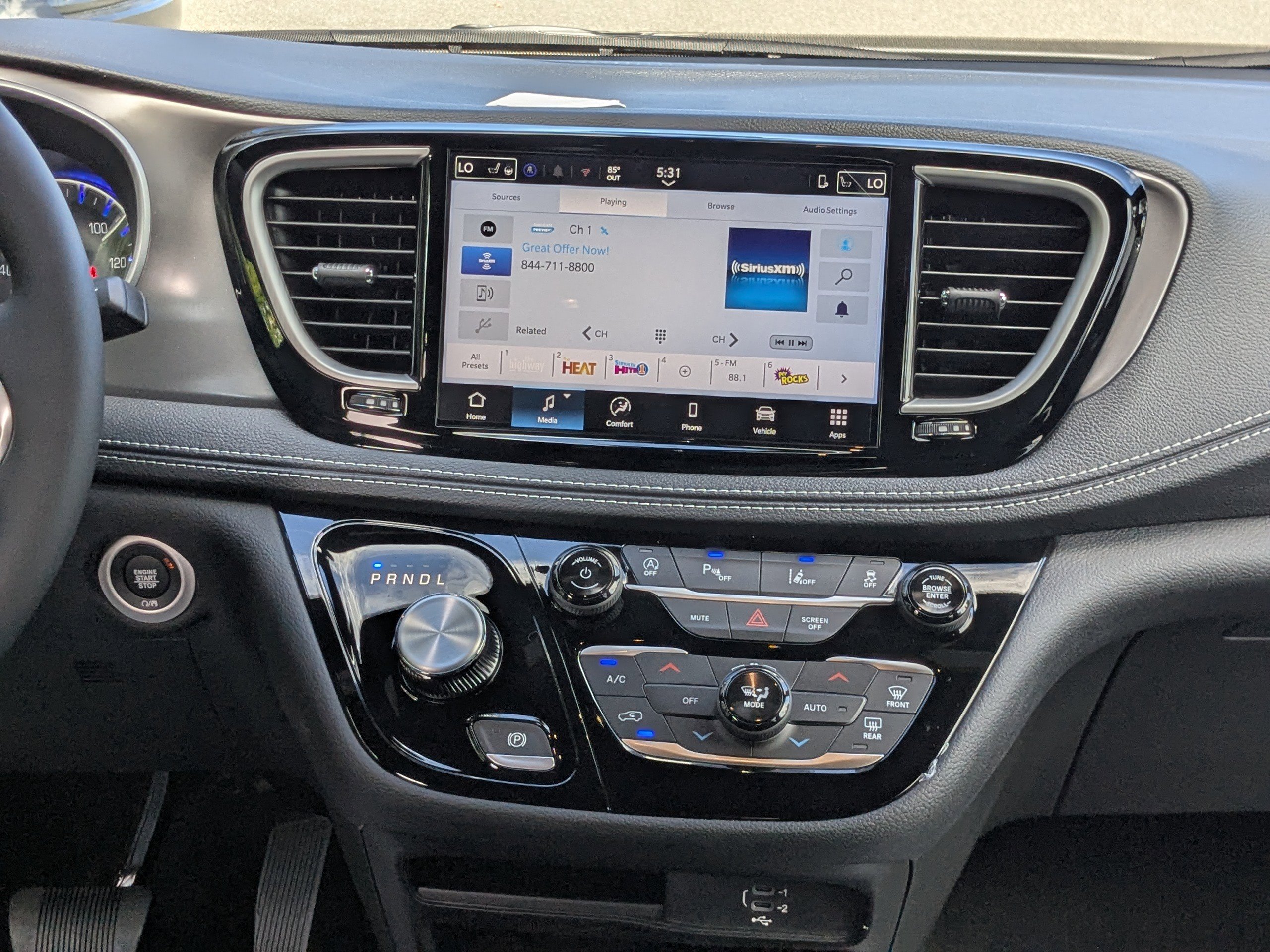 New 2026 Chrysler Pacifica Select image 17