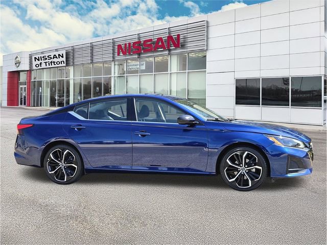 Certified 2024 Nissan Altima 2.5 SR image 3