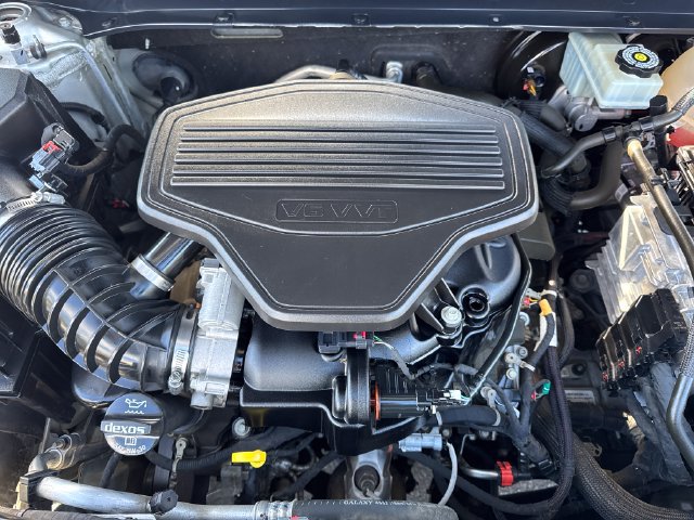 Used 2019 Chevrolet Blazer Premier w/ Sun and Wheels Package AWD/4WD image 23