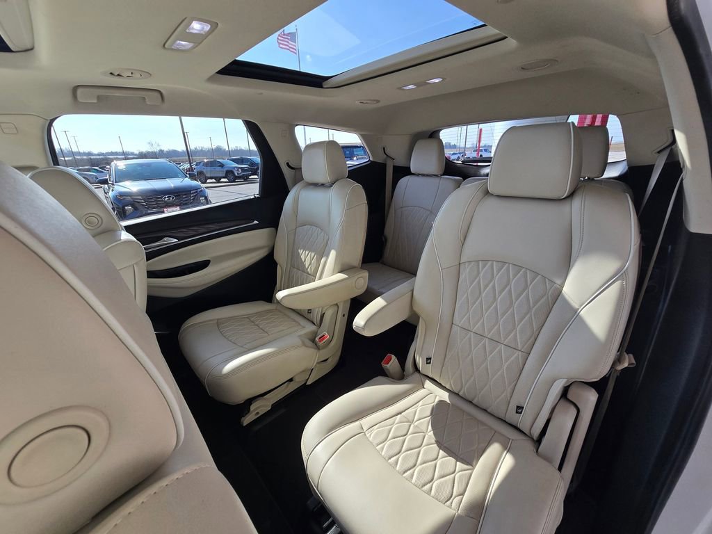 Used 2022 Buick Enclave Avenir w/ Avenir Technology Package image 22